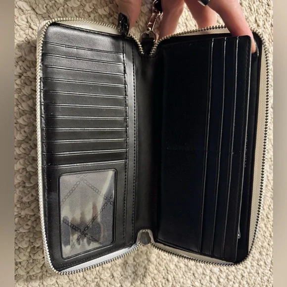 Michael Kors Large Logo Continental Wallet - Picture 3 of 5